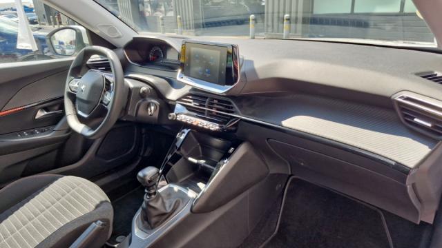 Peugeot 2008 image 6