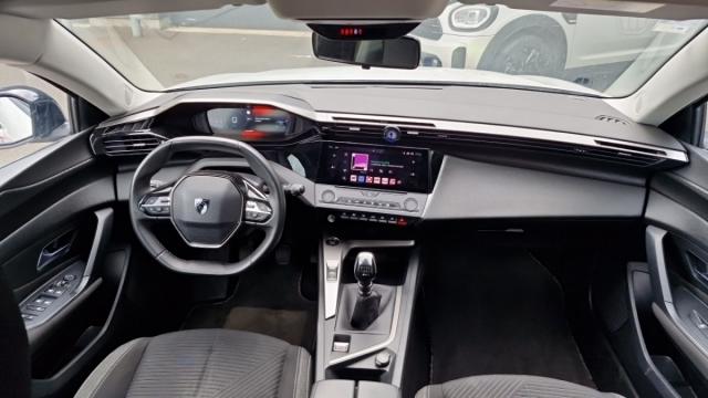 Peugeot 308 image 3