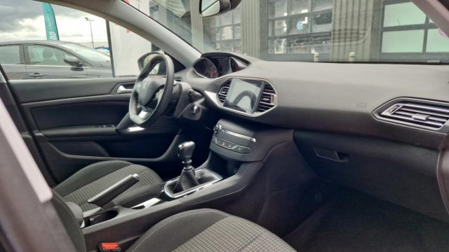 Peugeot 308 image 8