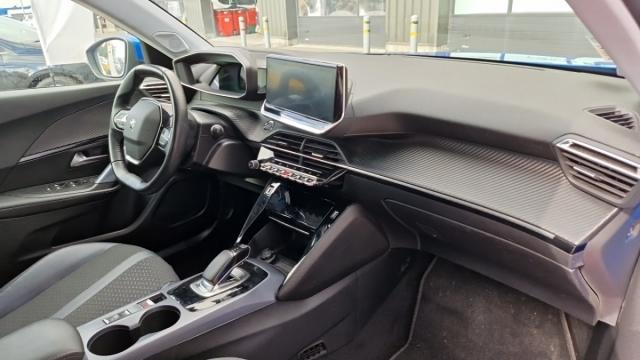 Peugeot 2008 image 1