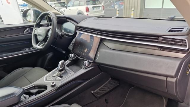 Lynk & Co 01 image 2