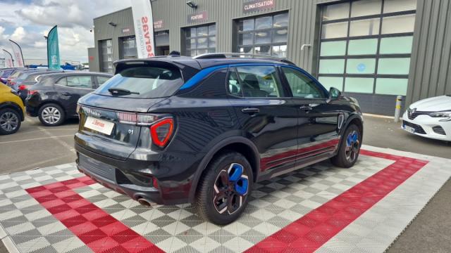 Lynk & Co 01 image 9