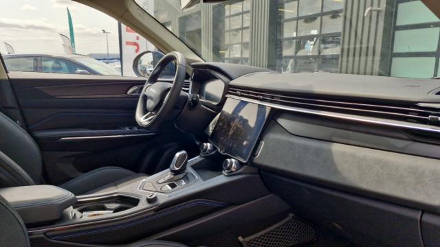 Lynk & Co 01 image 4