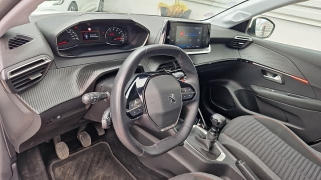 Peugeot 208 image 5