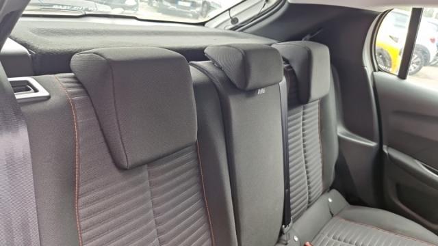 Peugeot 208 image 9