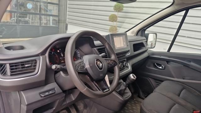Renault Trafic image 2