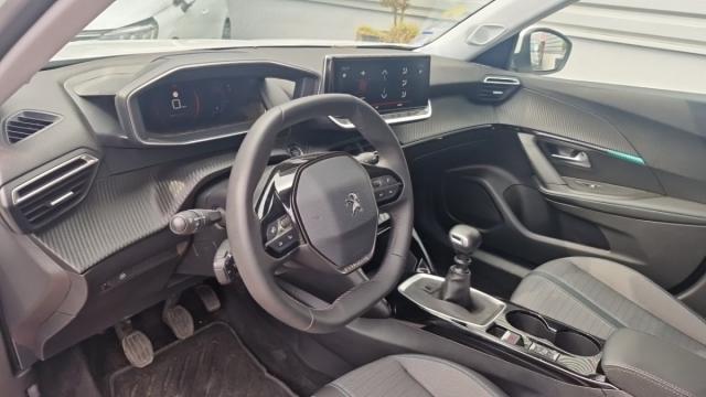 Peugeot 2008 image 2