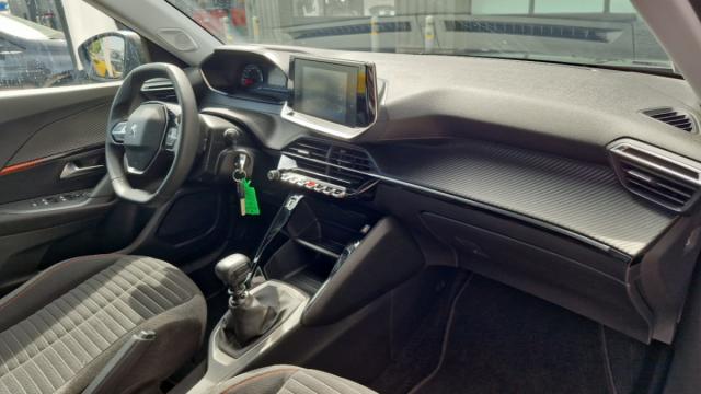 Peugeot 2008 image 5