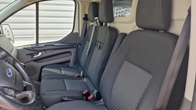 Ford Transit Custom image 8