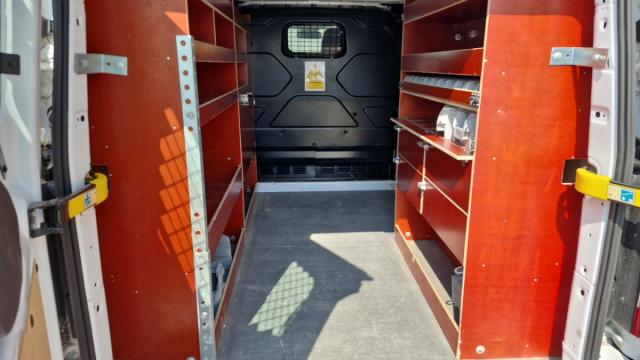 Ford Transit Custom image 2
