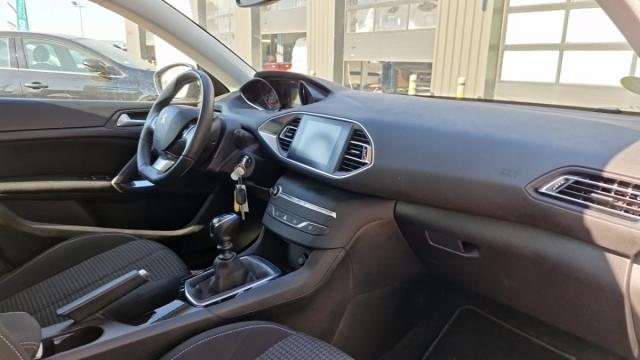 Peugeot 308 image 8