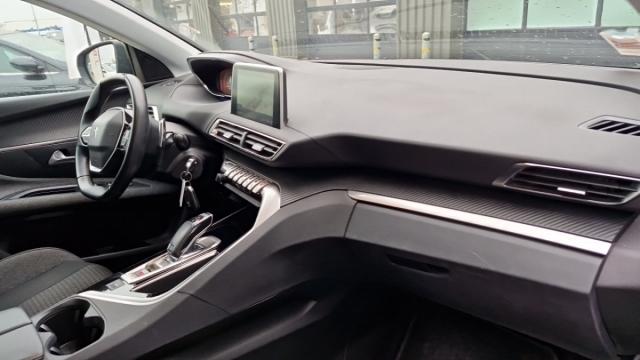 Peugeot 3008 image 2
