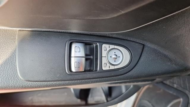 Mercedes Benz Vito image 4