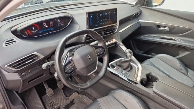 Peugeot 3008 image 2