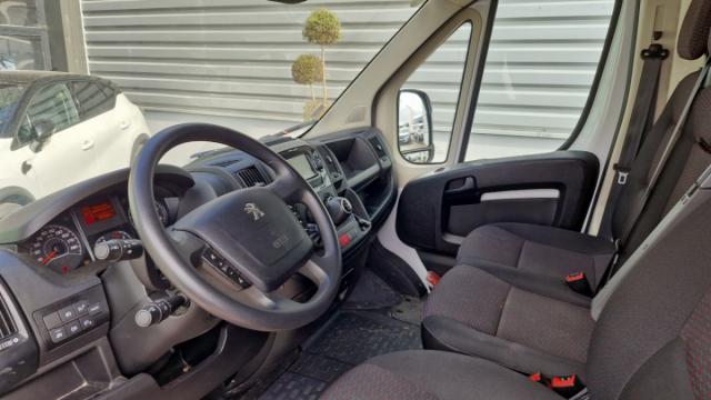 Peugeot Boxer image 2