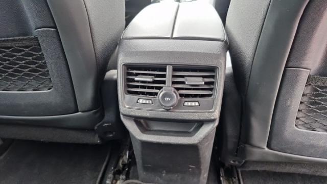 Peugeot 3008 image 2