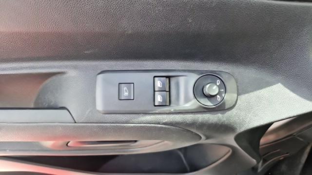 Opel Combo Cargo image 9