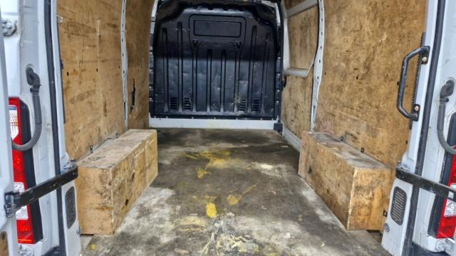 Renault Master image 1