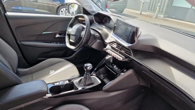 Peugeot 208 image 7