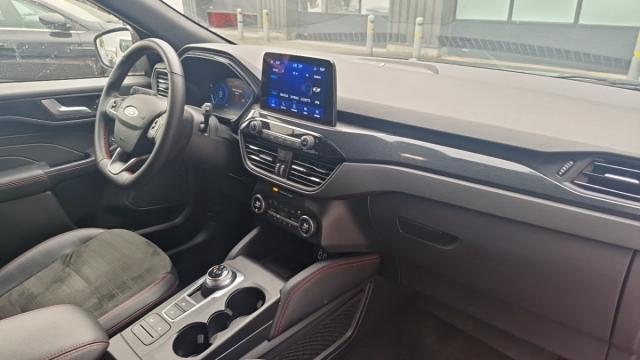 Ford Kuga image 7