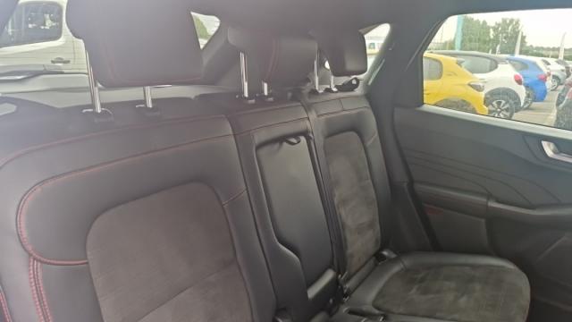 Ford Kuga image 2