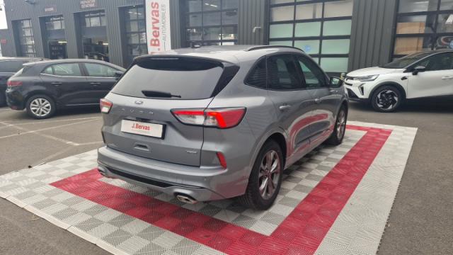Ford Kuga image 3