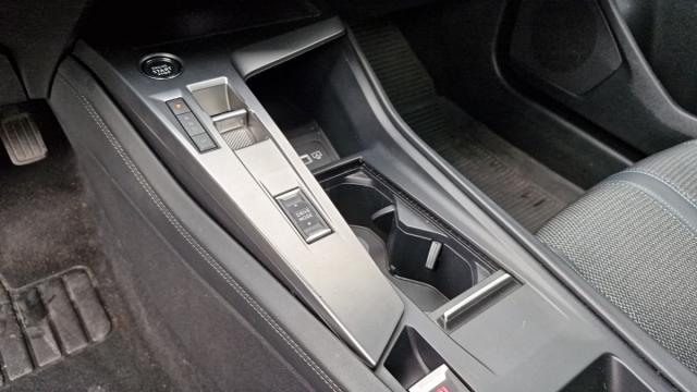 Peugeot 308 image 7