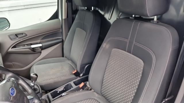 Ford Transit Connect image 6