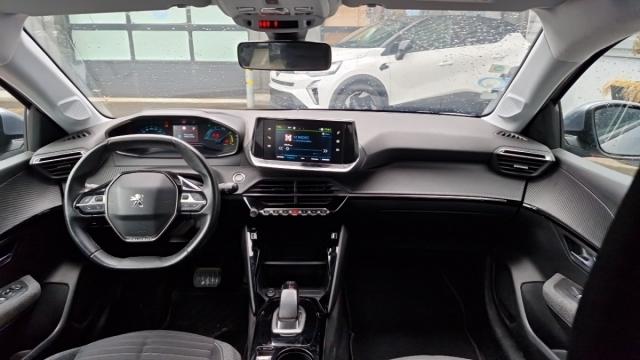 Peugeot 208 image 5