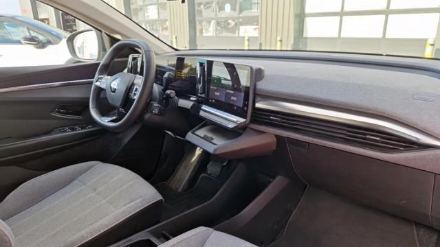 Renault Mégane E-Tech image 8