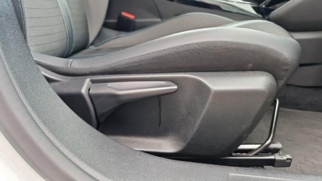 Peugeot 2008 image 2