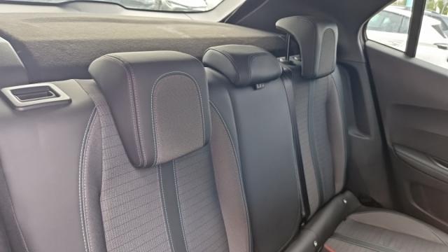 Peugeot 2008 image 7