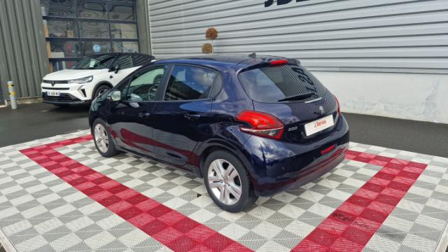 Peugeot 208 image 3