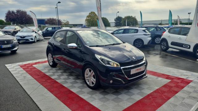 Peugeot 208 image 7