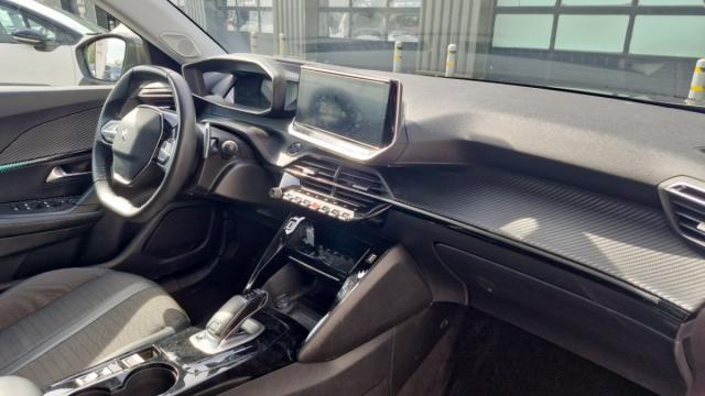 Peugeot 2008 image 1