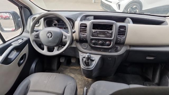 Renault Trafic image 2