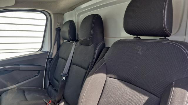 Renault Trafic image 8