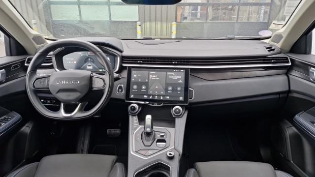 Lynk & Co 01 image 6