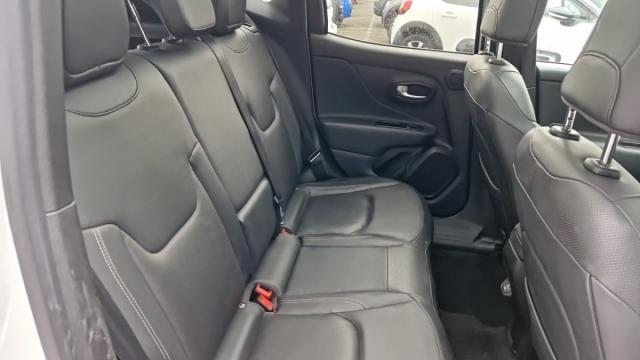 Jeep Renegade image 9