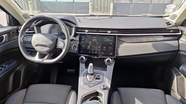 Lynk & Co 01 image 1