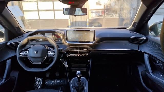 Peugeot 2008 image 8