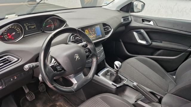 Peugeot 308 image 8