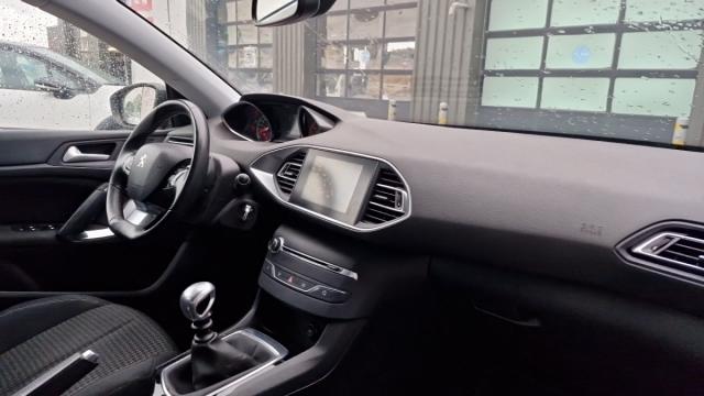 Peugeot 308 image 9
