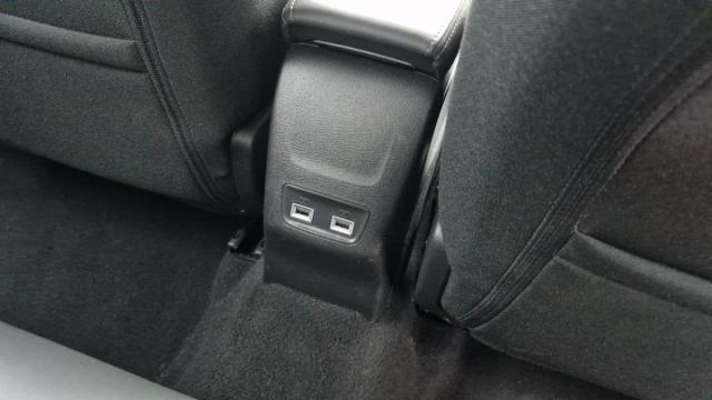 Peugeot 208 image 7