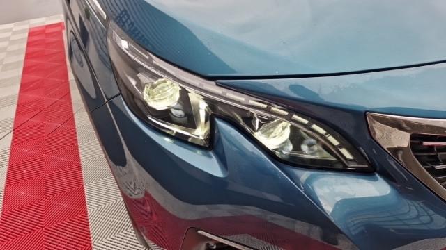 Peugeot 5008 image 1