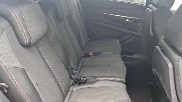 Peugeot 5008 image 8