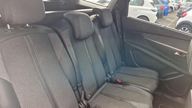 Peugeot 5008 image 8