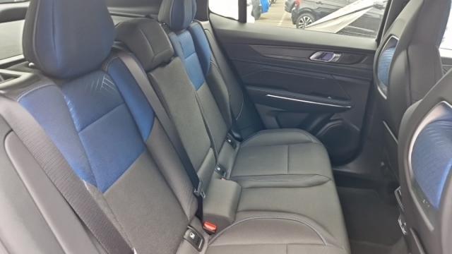 Lynk & Co 01 image 6