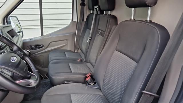 Ford Transit image 3