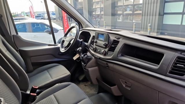 Ford Transit image 9